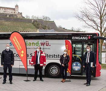 Corona-Schnelltest-Bus in Würzburg